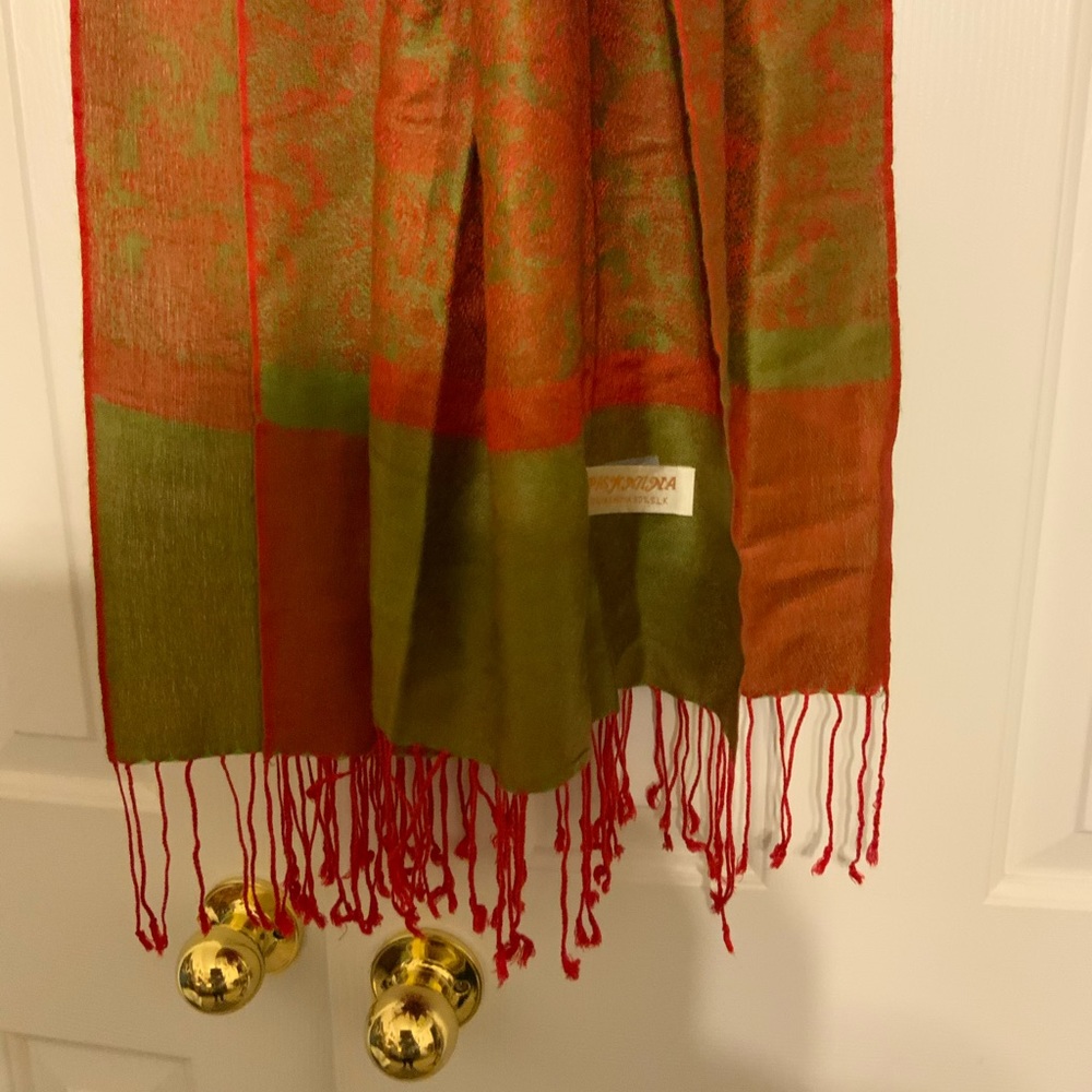 Large Pashmina Scarf - Picture 4 of 5